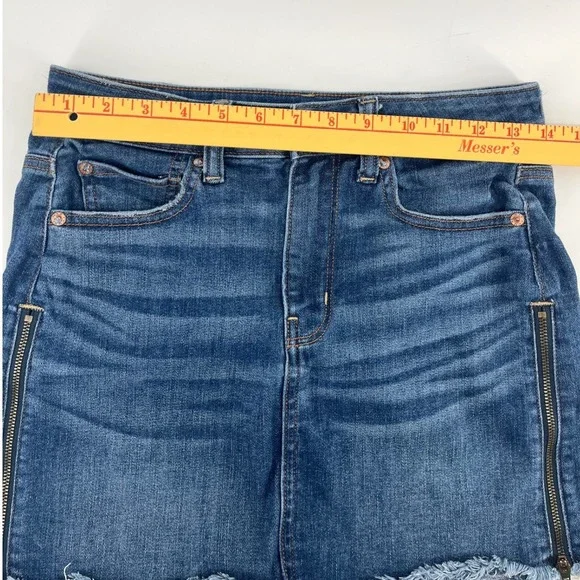 American Eagle Stretch Zipper High Rise Mini Jean Skirt Denim Frayed Hem Size 4 - Picture 6 of 7